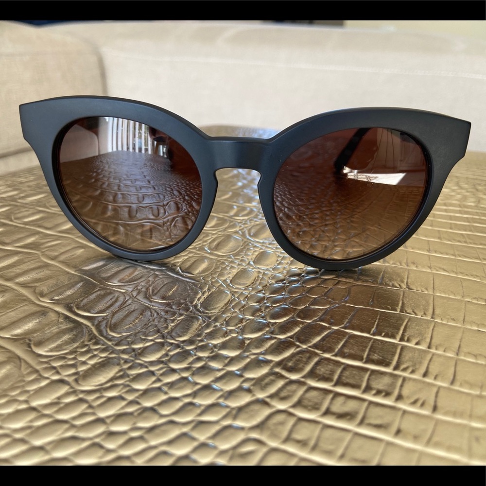 ❌ SOLD ❌ - Tory Burch Sunglasses